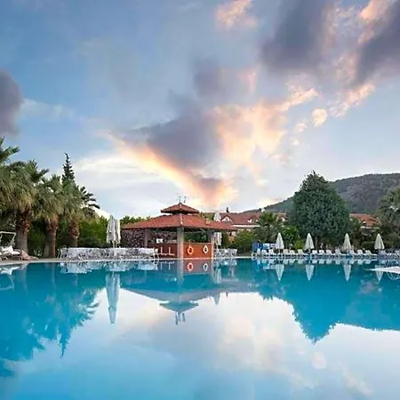 Lycus River Thermal Otel 4*