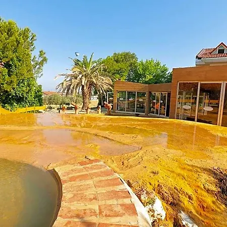 Lycus River Thermal Otel